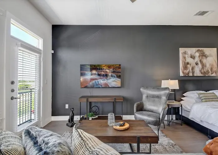 Spacious Studio Close To Riverwalk Free Parking