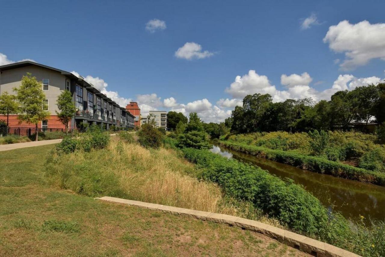 Spacious Close To Riverwalk Free Parking